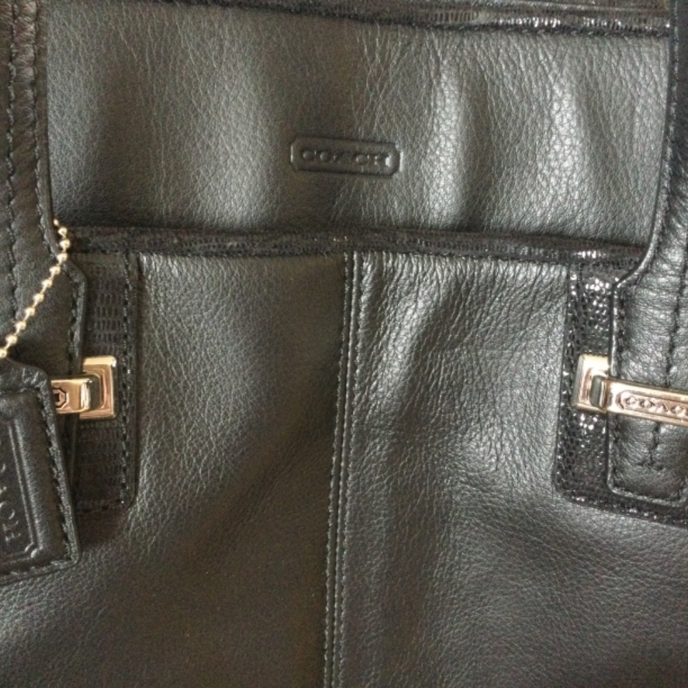 💥Coach Handbag💥 - Picture 2 of 10